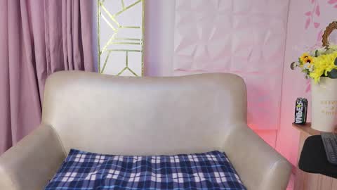 Snapshot of daphneglas chatting on February 6, 8:34 pm Daphne online show from February 6, 8:34 pm