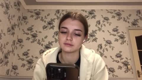 Emilia online show from May 10, 10:56 pm