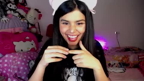 Moony online show from December 4, 1:52 am