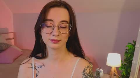 Lola online show from February 23, 9:38 am