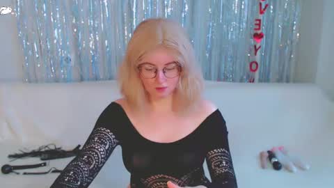 Kelly online show from March 10, 6:05 am