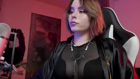 Snapshot of darkside_tailor chatting on October 27, 3:51 pm Miss Tailor  online show from October 27, 3:51 pm