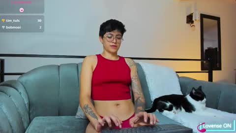 Snapshot of dass_roman chatting on September 24, 9:36 pm Dass Roman online show from September 24, 9:36 pm