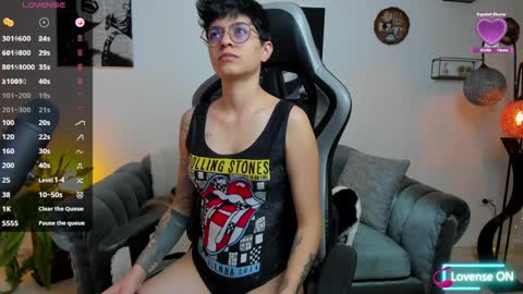 Snapshot of dass_roman chatting on January 23, 9:29 pm Dass Roman online show from January 23, 9:29 pm