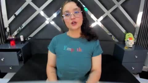 Snapshot of davis_emma chatting on September 24, 5:23 pm Emma online show from September 24, 5:23 pm