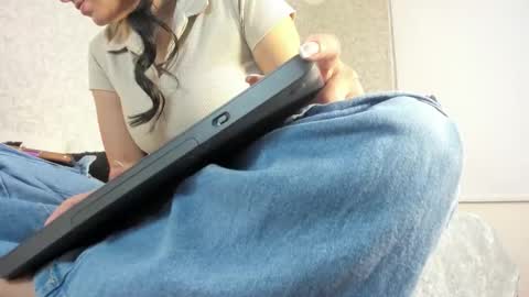 DAYRA ANGELS online show from December 4, 7:03 pm