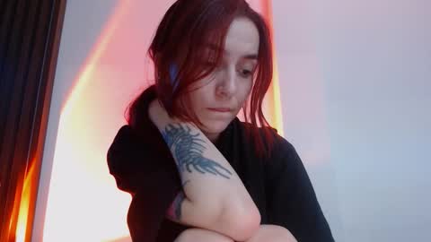 Snapshot of dead_girll chatting on September 17, 2:31 am freak online show from September 17, 2:31 am