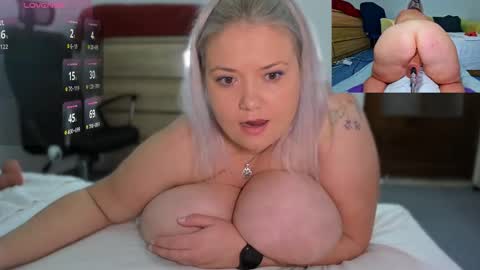 DEAF Zoe and NaughtiestGal Misty online show from November 9, 3:08 pm