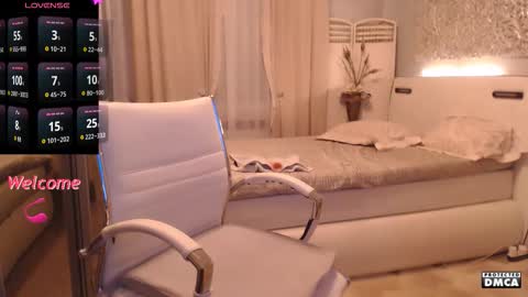 DeaLux  online show from March 22, 5:30 pm