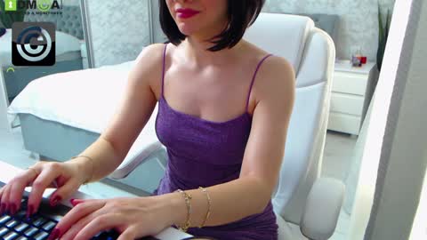 Elly online show from January 28, 11:17 am