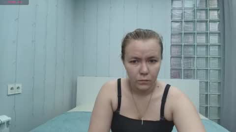 Holly online show from July 12, 1:39 am