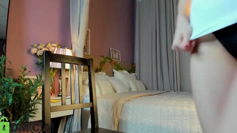 Emily GMT2 Mon 10 AM - 4 PM Wed 10 AM - 4 PM Thu 10 AM - 4 PM Fri 10 AM - 4 PM Sat 10 AM - 4 PM online show from December 1, 5:59 pm