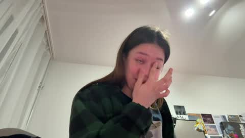 debbiii online show from April 11, 9:29 pm