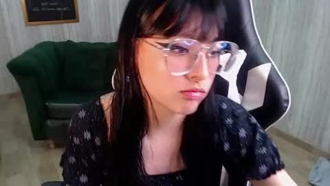 debora online show from March 6, 5:11 pm