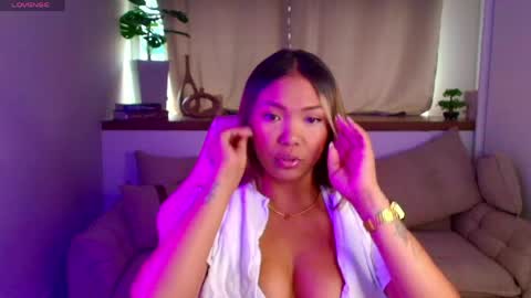 Debra online show from April 10, 11:38 am