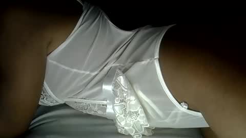 deechic_2 online show from April 13, 9:32 am