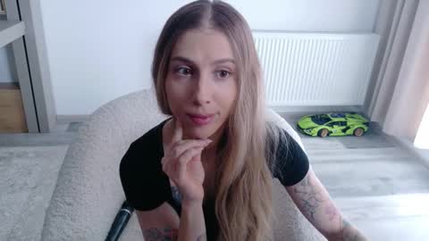 Di online show from February 19, 11:10 am