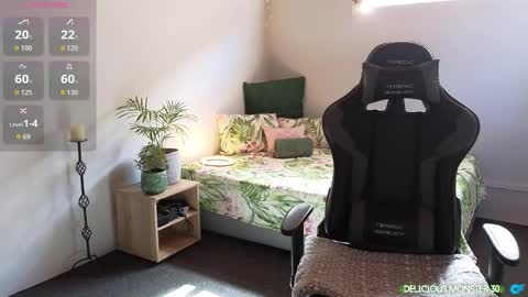 Kitty online show from October 27, 7:04 am