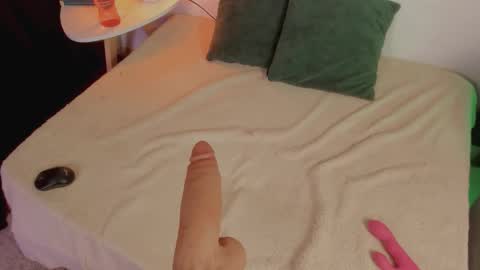 Delilah online show from March 17, 4:27 am