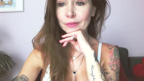 delilah_sweet online show from February 17, 4:28 pm