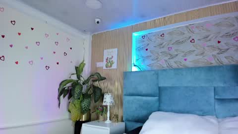 Delia online show from April 6, 11:55 am