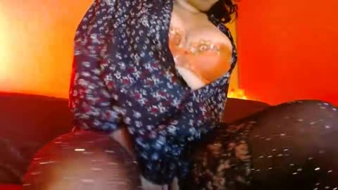 Snapshot of delphine_x chatting on December 14, 5:47 pm Delphine online show from December 14, 5:47 pm