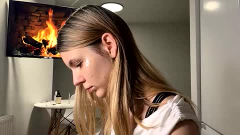 Denni online show from March 2, 4:57 pm