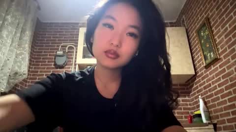 Emma online show from January 10, 2:11 pm