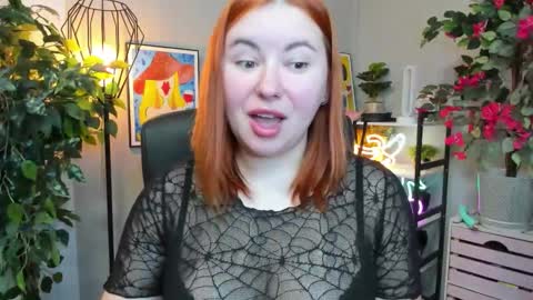 LAYLA online show from October 30, 8:16 am