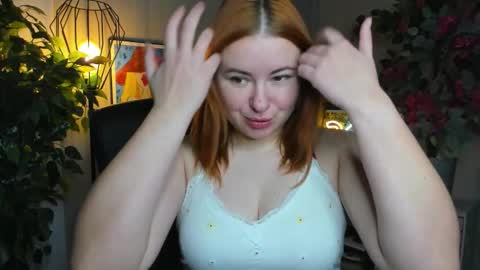 LAYLA online show from November 16, 8:16 am