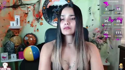 Snapshot of destinyhills_ chatting on October 15, 12:19 pm Destiny online show from October 15, 12:19 pm