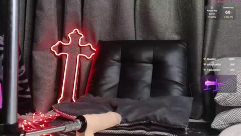 Snapshot of devil_s_bride chatting on March 7, 2:46 am devil_s_bride online show from March 7, 2:46 am