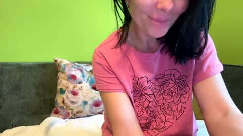 Snapshot of devilbunny01 chatting on October 20, 5:10 am Tina online show from October 20, 5:10 am