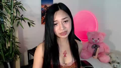 Snapshot of devine_goddessx chatting on February 7, 5:18 pm Devine Greyson online show from February 7, 5:18 pm