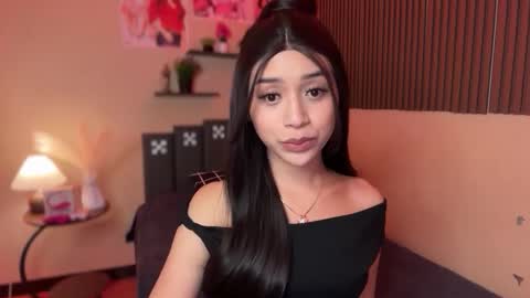 Snapshot of devine_goddessx chatting on October 10, 5:40 pm Devine Greyson online show from October 10, 5:40 pm