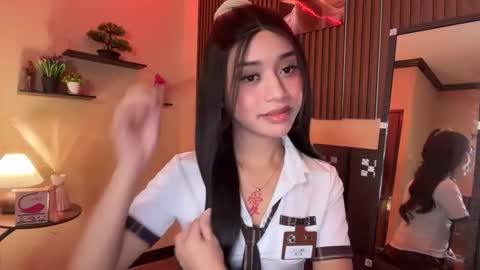 Snapshot of devine_goddessx chatting on September 27, 10:44 am Devine Greyson online show from September 27, 10:44 am