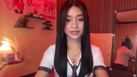 Snapshot of devine_goddessx chatting on October 18, 9:34 am Devine Greyson online show from October 18, 9:34 am