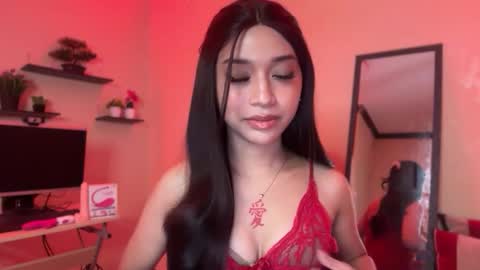 Snapshot of devine_goddessx chatting on September 19, 10:14 am Devine Greyson online show from September 19, 10:14 am