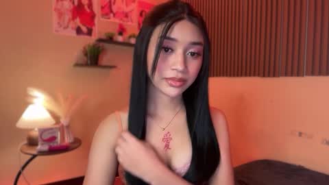 Snapshot of devine_goddessx chatting on October 20, 12:30 pm Devine Greyson online show from October 20, 12:30 pm