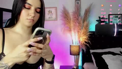 Snapshot of devlin_violet__ chatting on February 27, 2:32 am PaulaInsta  paulacastellanos 1Pvt open online show from February 27, 2:32 am