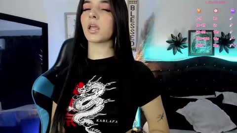 Snapshot of devlin_violet__ chatting on February 26, 3:35 am PaulaInsta  paulacastellanos 1Pvt open online show from February 26, 3:35 am