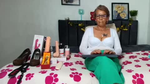 Snapshot of devora_mature65 chatting on October 12, 12:29 pm Devora online show from October 12, 12:29 pm