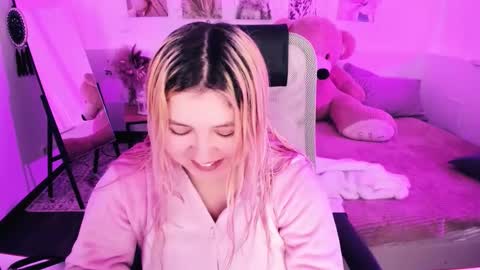 Dia online show from February 24, 7:23 pm