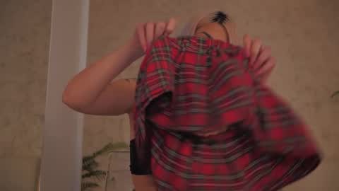 Thea online show from February 22, 3:13 pm