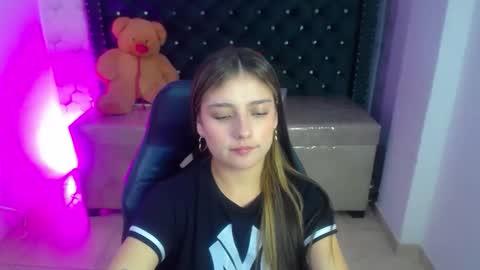 diamond_juliana_ online show from February 19, 3:39 am