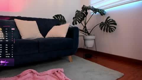   online show from April 1, 1:41 pm