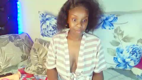 Snapshot of dinnydakrazx chatting on September 18, 7:01 pm dinnydakrazx online show from September 18, 7:01 pm
