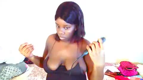 Snapshot of dinnydakrazx chatting on February 13, 7:45 am dinnydakrazx online show from February 13, 7:45 am