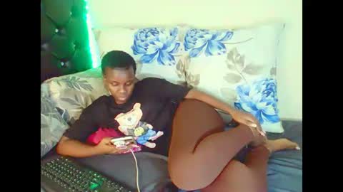 Snapshot of dinnydakrazx chatting on October 7, 6:23 pm dinnydakrazx online show from October 7, 6:23 pm