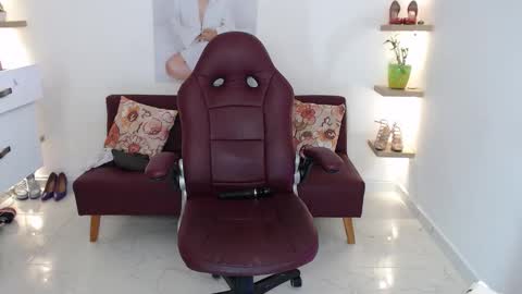 Diva online show from March 1, 8:30 pm